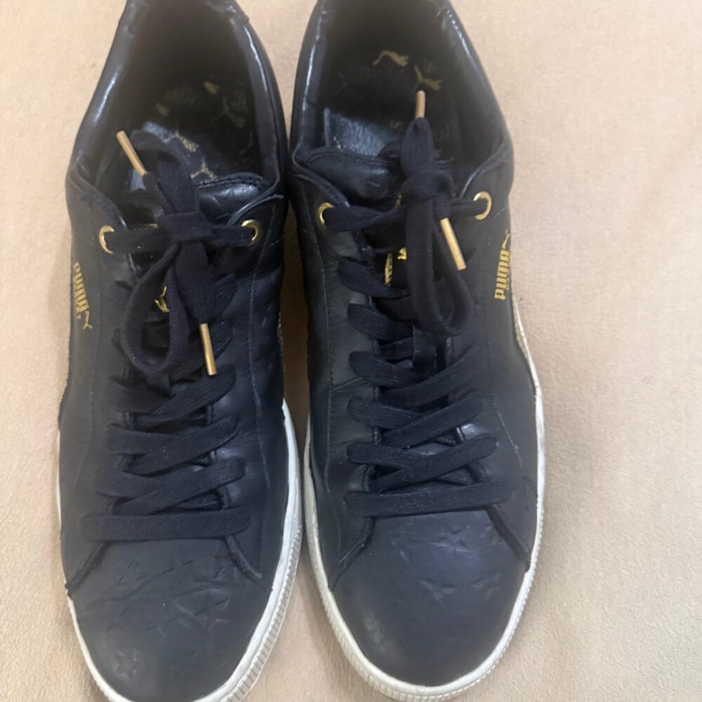 MENS BLACK AND GOLD PUMA SIZE 13